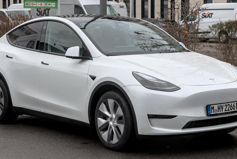 Tesla Model Y 1X7A6211