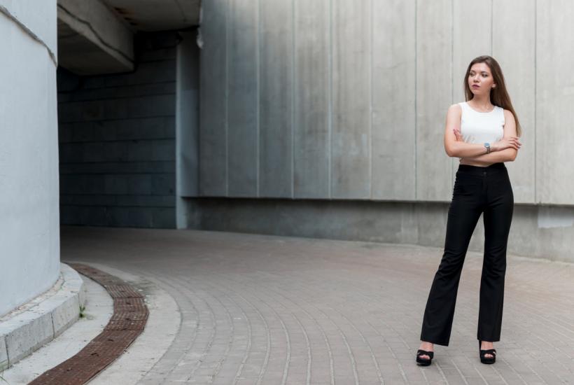 Расклешенные брюки