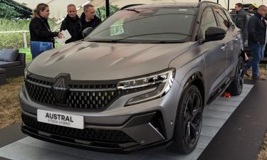 Renault представила обновленный кроссовер Austral с новым дизайном