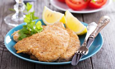 Шницель лучше жарить в более высоком слое масла — Apetit