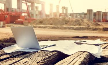 Окна, вентиляция и сантехника устанавливаются до зашивки стен — Thespruce