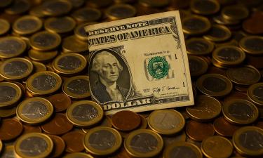 Глава Банка Италии прогнозирует отказ от доллара