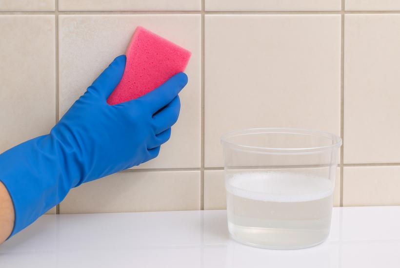 Волшебное средство для мытья плитки в ванной