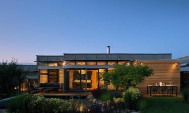 Россияне спешно распродают недвижимость в Черногории — аналитики