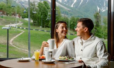 На свидание без платья: 4 стильных образа, которые вас удивят — и он их запомнит