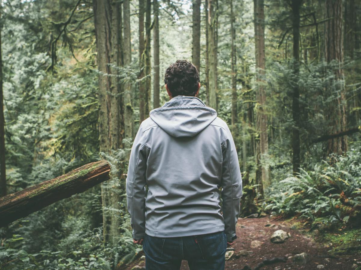 Молча целый день: что происходит с вашим голосом и мозгом