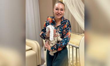 Алла Довлатова стала крёстной матерью для своего внука