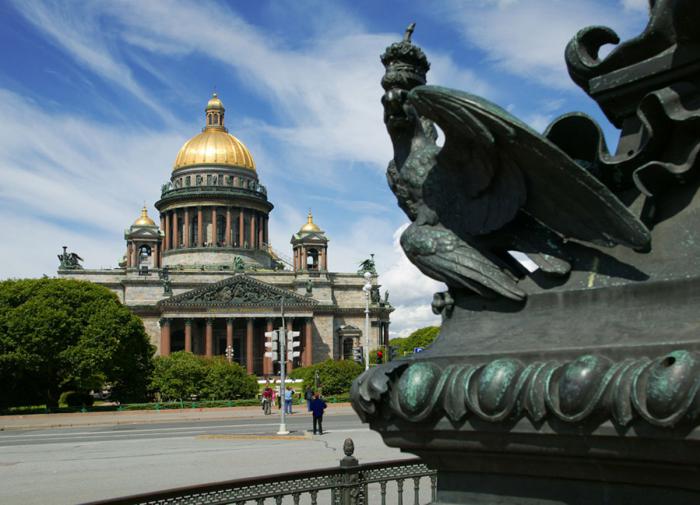 Коминвест оставил Петербург без газовых заправок на старте транспортной реформы