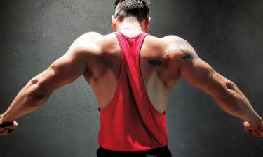 Одно упражнение — и спина меняется навсегда: простой метод, который подходит даже новичкам