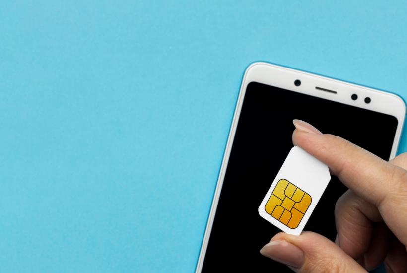 Телефон замолчит на сутки: в России готовят период охлаждения для SIM-карт