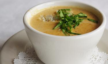 Из кастрюли бедняка — на королевский бал: история супа, что заставил Францию плакать