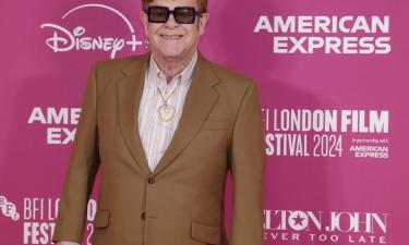 Элтон Джон признался, что почти потерял зрение из-за инфекции