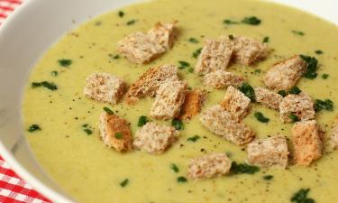 Картофельный суп с беконом, сливками и плавленым сыром