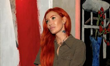 От связи с Япончиком до участия в Битве экстрасенсов: чем шокирует жизнь и судьба Николь Кузнецовой