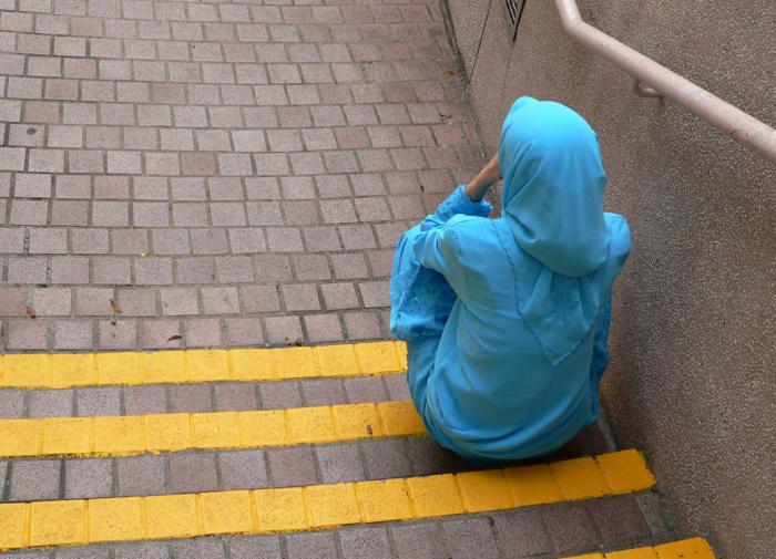 PLOS ONE: Женщины падают с лестниц чаще мужчин из-за многозадачности