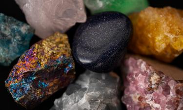 Геологи РАН выявили редкоземельные минералы в древних вулканитах Северного Урала