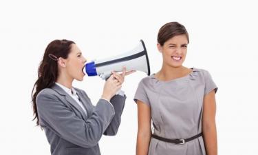 Стыд и неловкость включаются мгновенно: почему человеку так важно одобрение окружающих