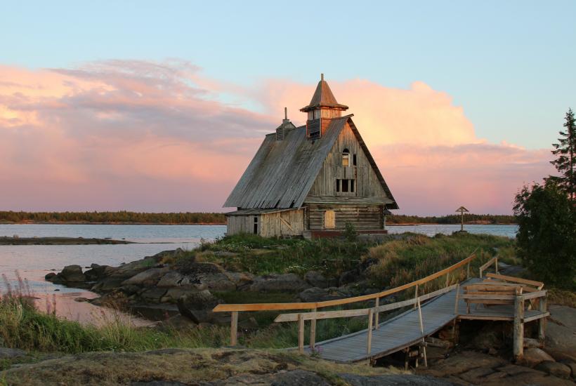 Декорация для съёмок фильма "Остров". Пос. Рабочеостровск