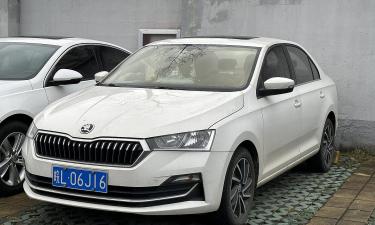 В России вновь появились новые Skoda Rapid по цене от 2,35 млн — классифайды
