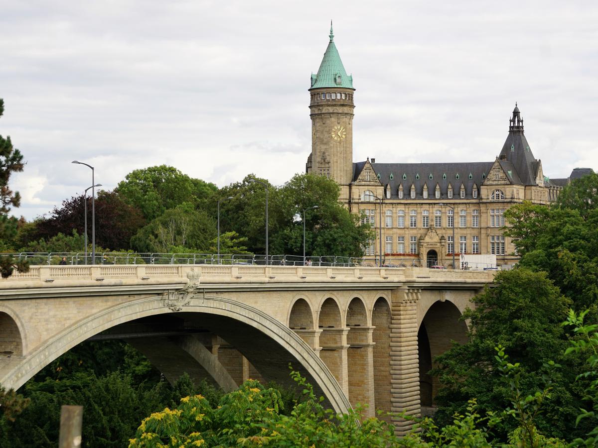 Люксембург признан самой дорогой страной для туристов IeFimerida