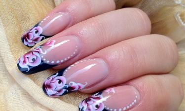 Погружаемся в моду 90-х: самые горячие тренды маникюра, которые возвращаются снова