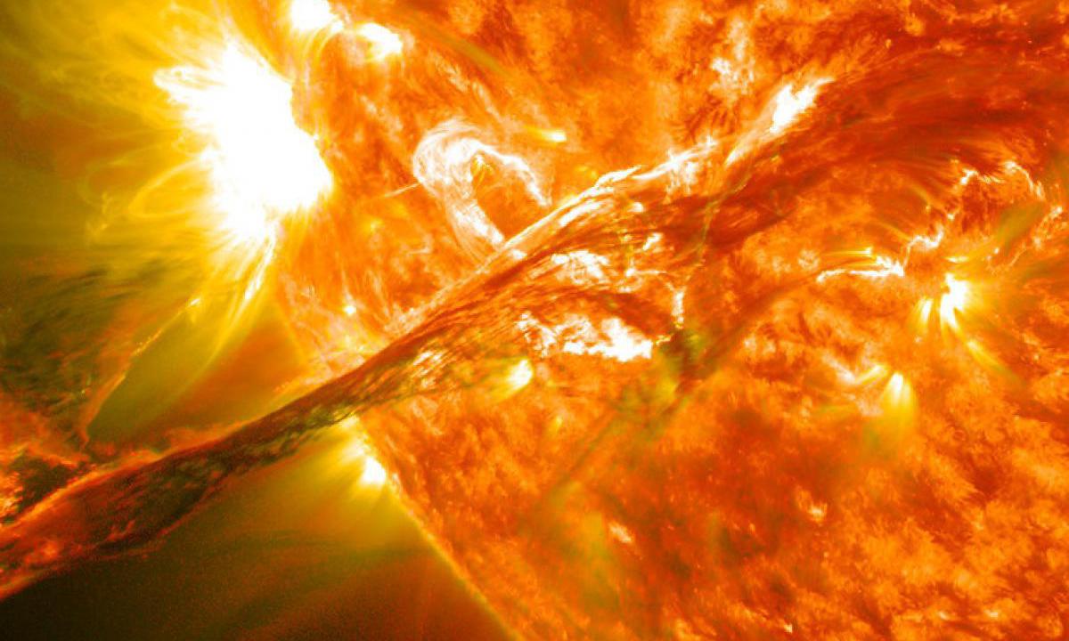 Физик Сергей Богачёв объяснил загадочное поведение Солнца