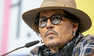 Шарлиз Терон проигнорировала Джонни Деппа на красной дорожке: в чём провинился голливудский актёр