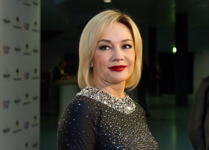 Буланова осудила непатриотичных "Би-2", зарабатывающих гонорары в России