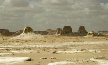 Алжир привлекает туристов недорогим отдыхом в природных оазисах — турэксперты