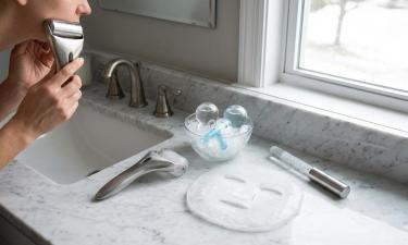 Волосы замораживают, а они становятся живыми и гладкими без утюжков