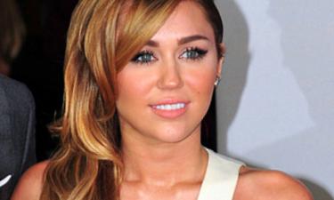 Майли Сайрус раскрыла необычный секрет красоты со спермой лосося