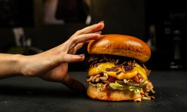 Фастфуд крадёт ясность ума: нарушения начинаются ещё до набора килограммов