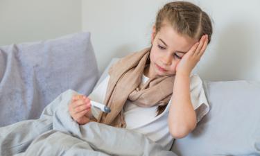 Запрещённые приёмы: эти 5 родительских действий при ОРВИ приводят к пневмонии