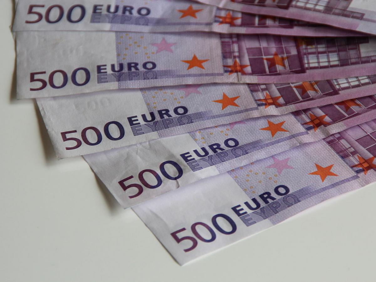 Производители бьют тревогу: что может повлечь за собой рост евро