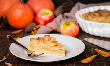 Пирог, который поднимет настроение в любую погоду — с консервированными ананасами