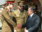 Алжир спасает Каддафи в целях самосохранения