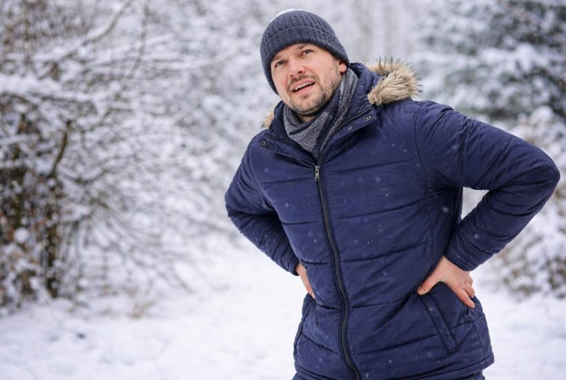 Мужчина с болью в спине