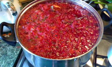 Забудьте про крышку: этот способ варки супа раскроет его вкус на 100%