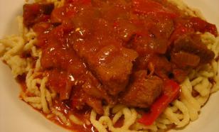 Универсальная мясная подлива: вкуснее всего получается из свинины