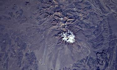 Древний вулкан проснулся: Тефтан поднимается над Ираном