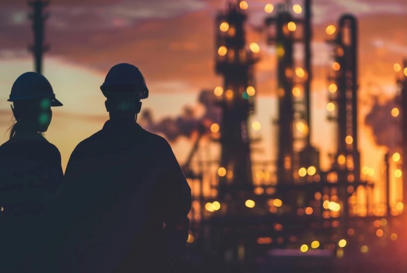 Инженеры на рабочем месте