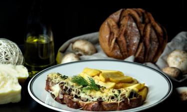 Сырная корочка сохраняет сочность свинины при запекании