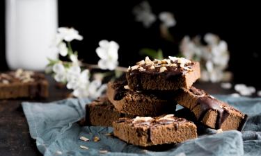 16 кусочков счастья: рецепт брауни с орехами и шоколадом, который покорит всех