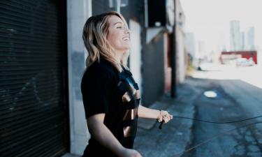 Менопауза и предательский живот: пришла пора узнать 5 шагов к стройности после 50