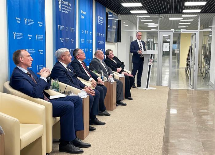 В ТПП РФ обсудили конкуренцию России и Китая в области автомобилестроения