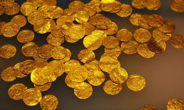 Простой австрийский сантехник нашёл клад на сумму более 2 млн евро, по закону ему выплатят половину этих денег