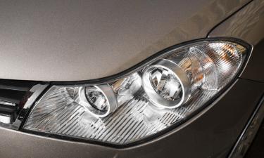 WD-40 уменьшил налипание снега на оптику автомобиля