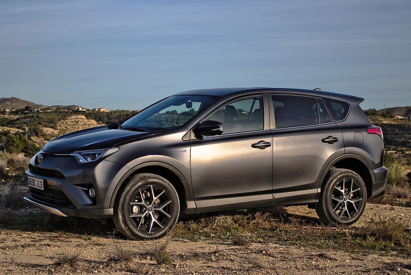 Кроссовер Toyota RAV4 Кроссовер Toyota RAV4
