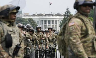Трамп закрывает Вашингтон с помощью армии. Активист MAGA раскрывает план