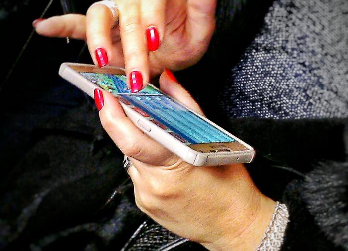 Сенатор Шейкин: в Совфеде тестируют отечественные смартфоны и скорость ОС "Аврора"